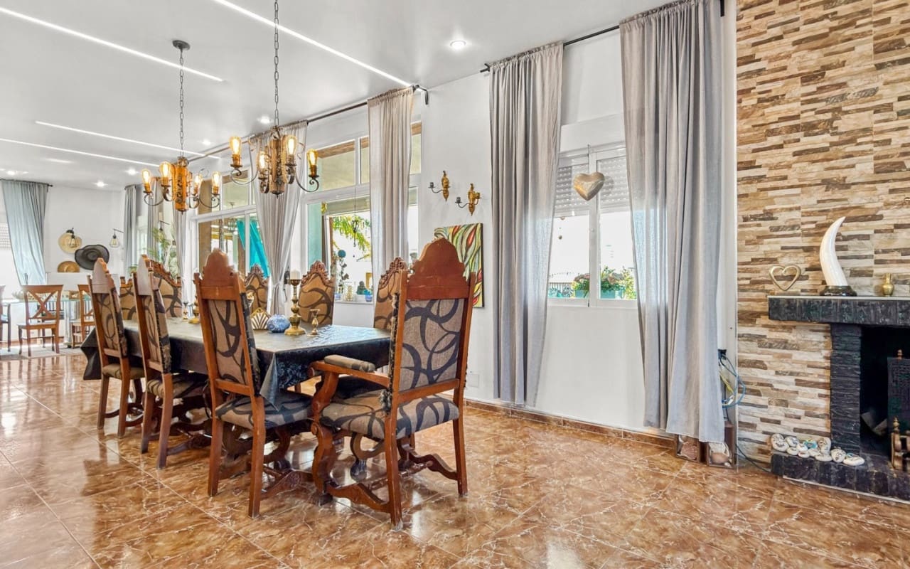 Chalet de 7 habitaciones en Ciudad Quesada en venta con piscina - 1.299.000 € (Ref: 9927849)