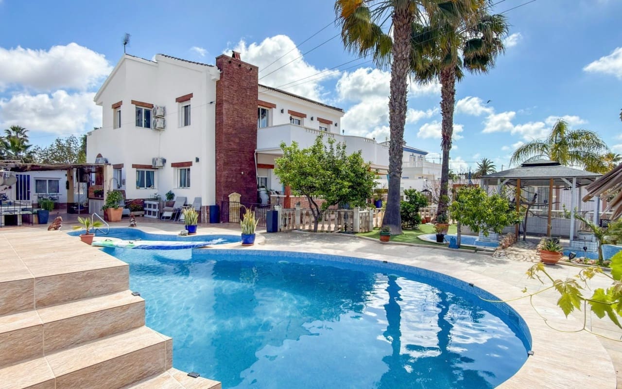 Chalet de 7 habitaciones en Ciudad Quesada en venta con piscina - 1.299.000 € (Ref: 9927849)