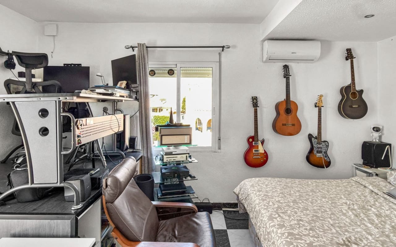 Chalet de 7 habitaciones en Ciudad Quesada en venta con piscina - 1.299.000 € (Ref: 9927849)