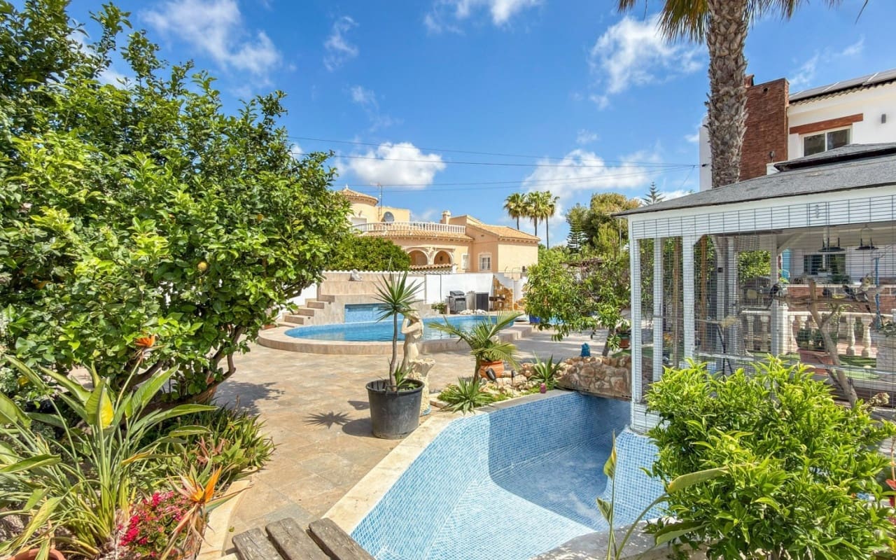 Chalet de 7 habitaciones en Ciudad Quesada en venta con piscina - 1.299.000 € (Ref: 9927849)