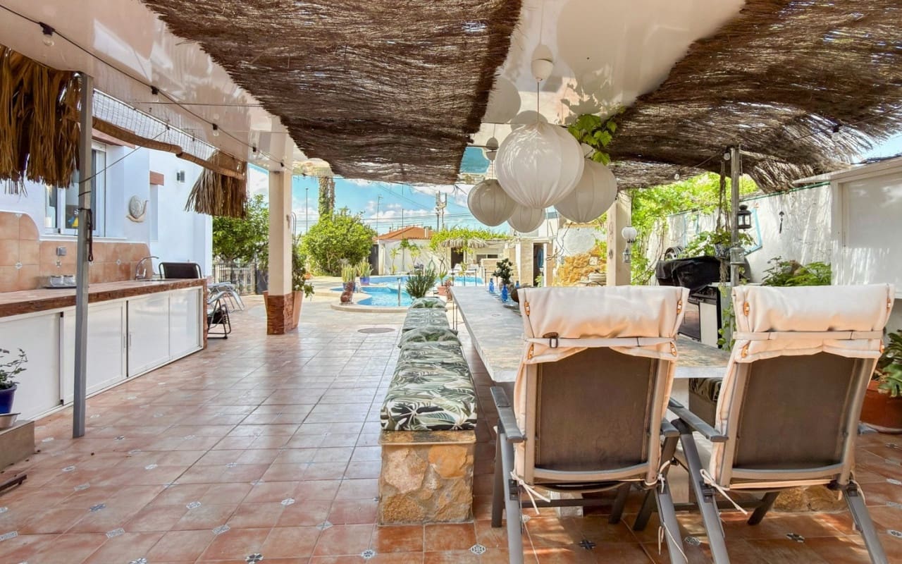 Chalet de 7 habitaciones en Ciudad Quesada en venta con piscina - 1.299.000 € (Ref: 9927849)