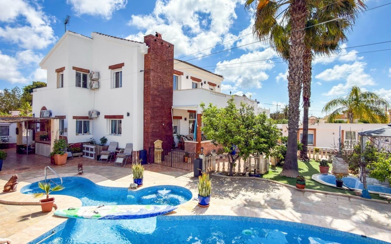 Chalet de 7 habitaciones en Ciudad Quesada en venta con piscina - 1.299.000 € (Ref: 9927849)