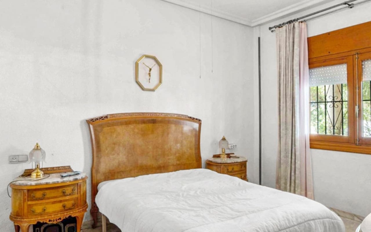 8 chambre Villa/Maison à vendre à Torrevieja avec piscine - 550 000 € (Ref: 9927851)