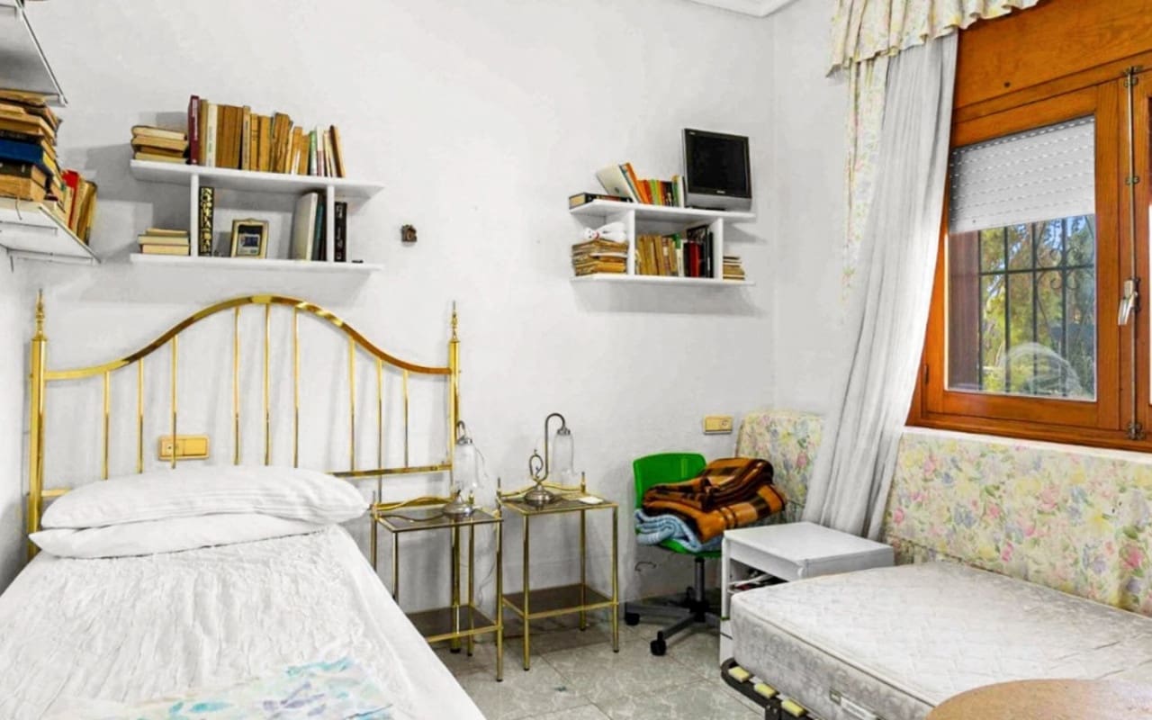 8 chambre Villa/Maison à vendre à Torrevieja avec piscine - 550 000 € (Ref: 9927851)