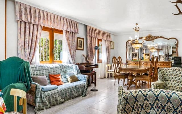 8 chambre Villa/Maison à vendre à Los Balcones - Los Altos, Torrevieja avec piscine - 550 000 € (Ref: 9927851)