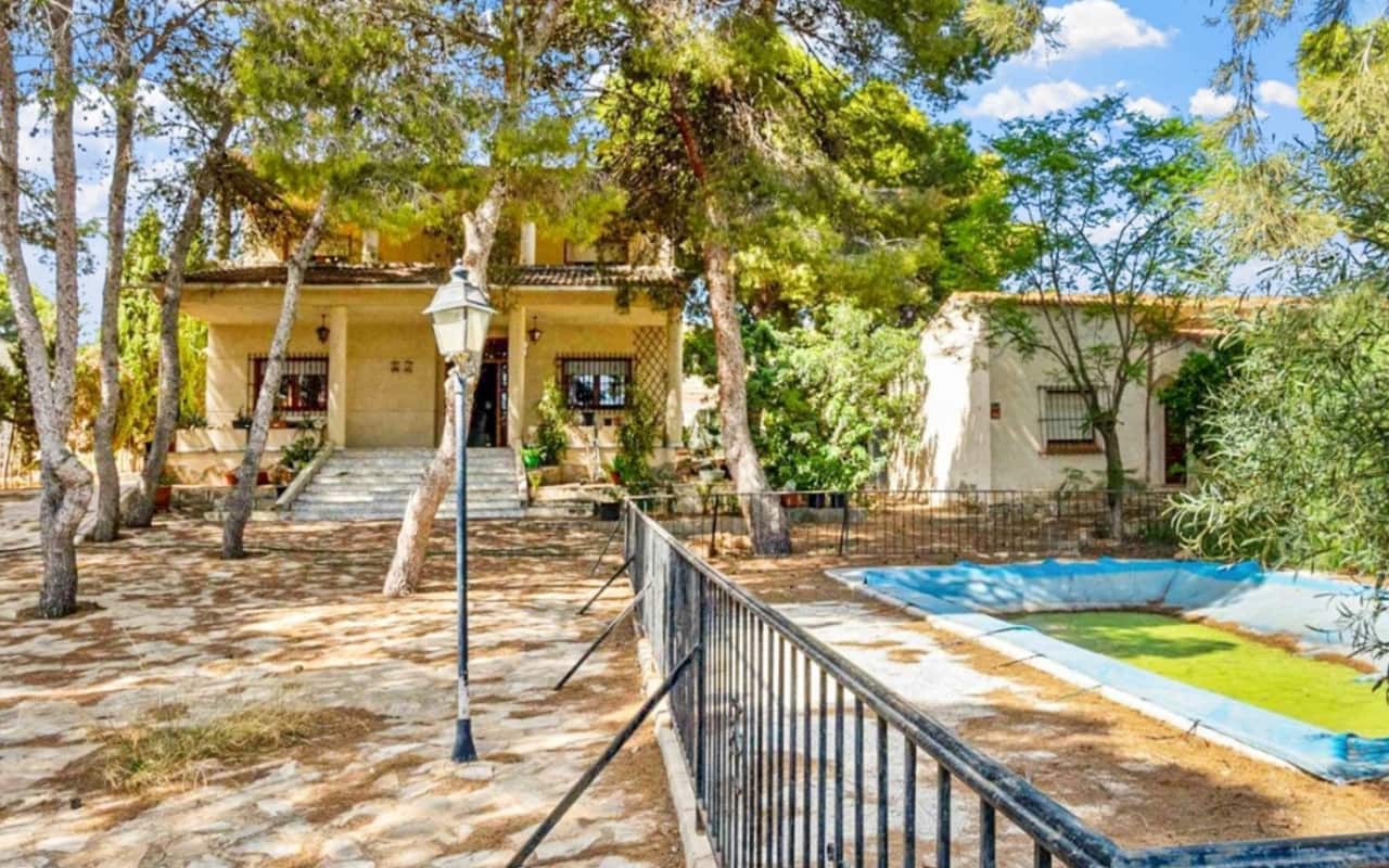 8 chambre Villa/Maison à vendre à Torrevieja avec piscine - 550 000 € (Ref: 9927851)