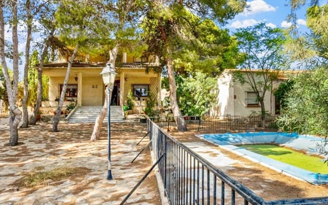 8 chambre Villa/Maison à vendre à Los Balcones - Los Altos, Torrevieja avec piscine - 550 000 € (Ref: 9927851)