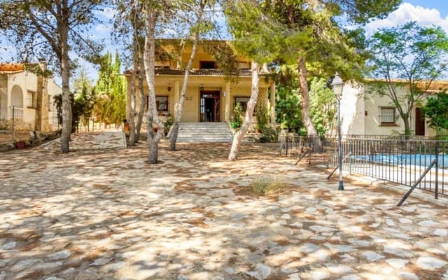 8 chambre Villa/Maison à vendre à Los Balcones - Los Altos, Torrevieja avec piscine - 550 000 € (Ref: 9927851)