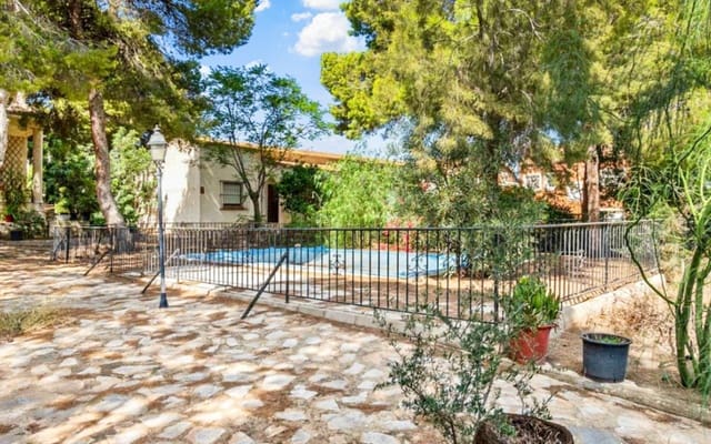8 chambre Villa/Maison à vendre à Los Balcones - Los Altos, Torrevieja avec piscine - 550 000 € (Ref: 9927851)