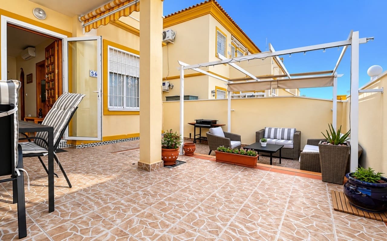 2 slaapkamer Huis te koop in Playa Flamenca met zwembad - € 176.900 (Ref: 9927852)