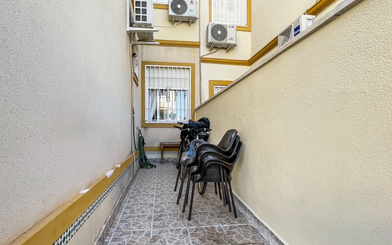 2 slaapkamer Huis te koop in Playa Flamenca met zwembad - € 176.900 (Ref: 9927852)