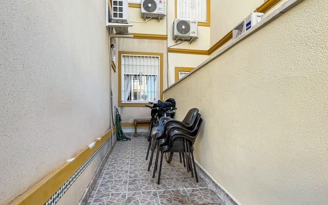 2 camera da letto Casa in vendita in Playa Flamenca, Orihuela con piscina - 176.900 € (Rif: 9927852)