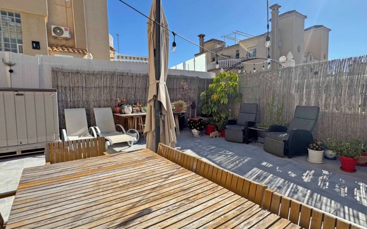 2 soveværelse Byhus til salg i Villamartin med swimmingpool - € 269.000 (Ref: 9927855)