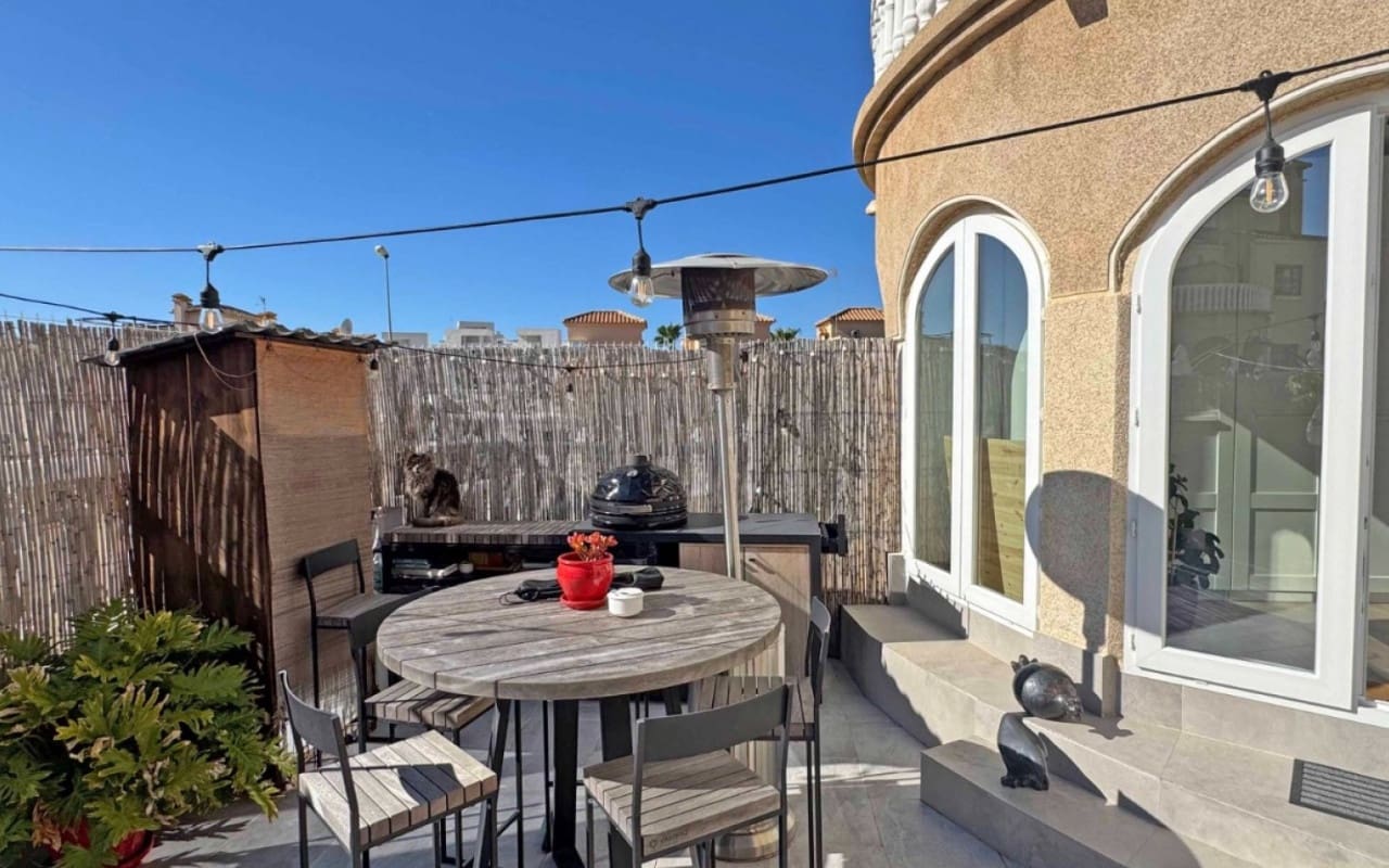 2 soveværelse Byhus til salg i Villamartin med swimmingpool - € 269.000 (Ref: 9927855)