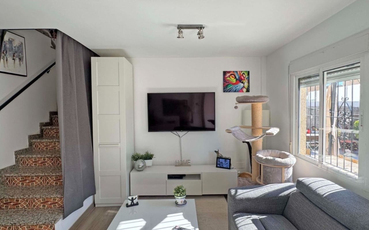 2 soveværelse Byhus til salg i Villamartin med swimmingpool - € 269.000 (Ref: 9927855)