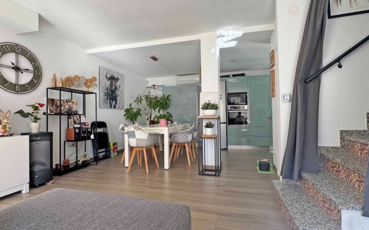 2 soveværelse Byhus til salg i Villamartin med swimmingpool - € 269.000 (Ref: 9927855)