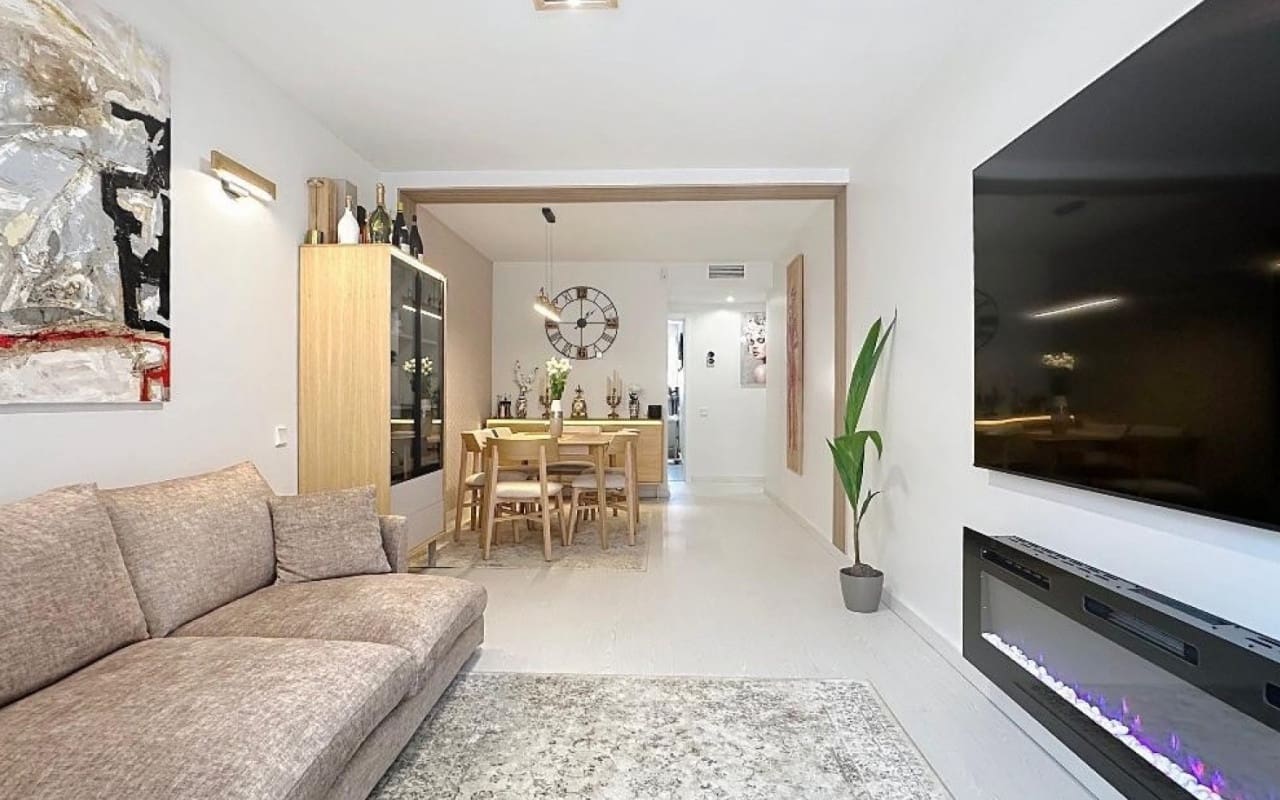 2 bedroom Apartment for sale in Los Cuarteros with pool - € 257,000 (Ref: 9927857)