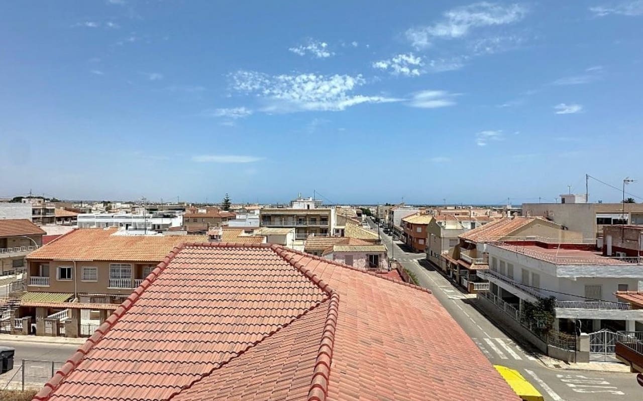 2 bedroom Apartment for sale in Los Cuarteros with pool - € 257,000 (Ref: 9927857)