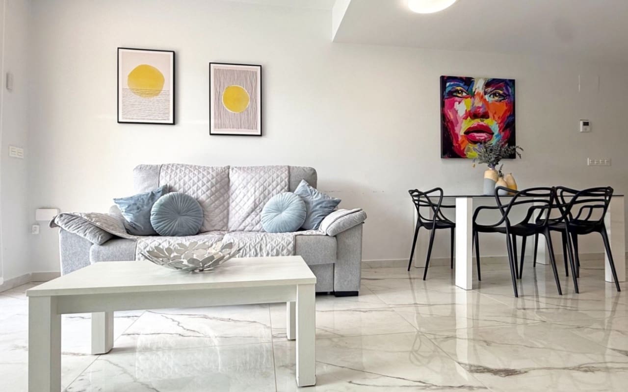 2 soverom Leilighet til salgs i Los Altos med svømmebasseng - € 249 000 (Ref: 9927860)