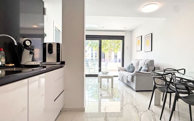 2 soverom Leilighet til salgs i Los Altos med svømmebasseng - € 249 000 (Ref: 9927860)