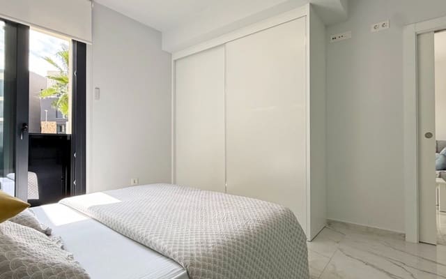 2 soverom Leilighet til salgs i Los Altos med svømmebasseng - € 249 000 (Ref: 9927860)