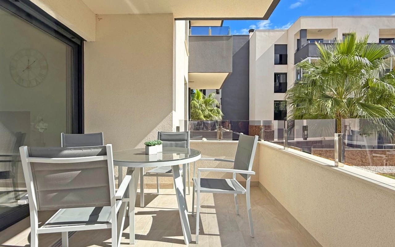 2 soverom Leilighet til salgs i Los Altos med svømmebasseng - € 249 000 (Ref: 9927860)