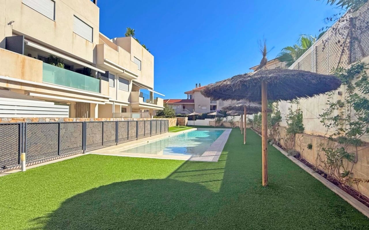 3 makuuhuone Huoneisto myytävänä paikassa Cabo de Palos mukana uima-altaan - 498 000 € (Ref: 9927861)