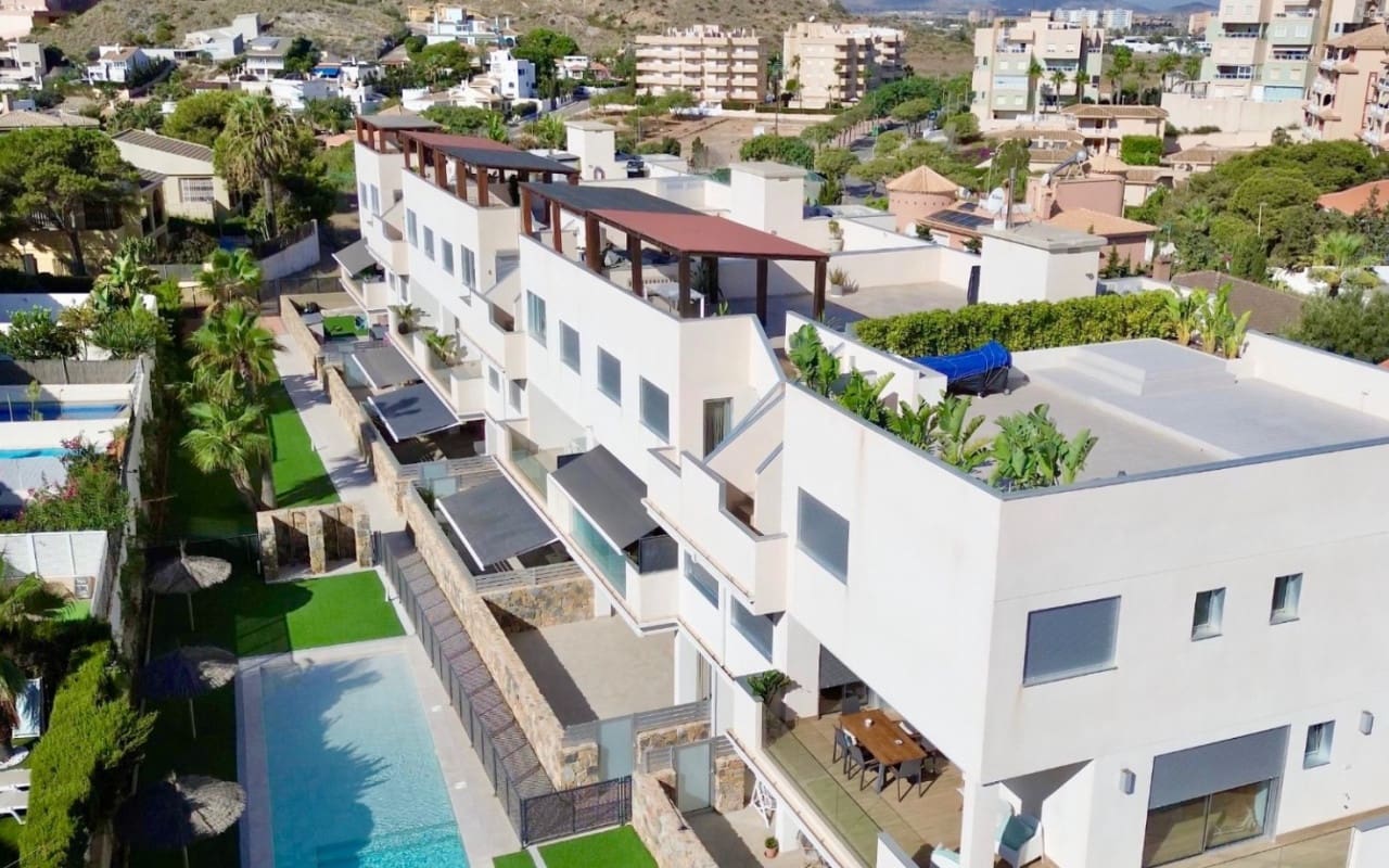3 makuuhuone Huoneisto myytävänä paikassa Cabo de Palos mukana uima-altaan - 498 000 € (Ref: 9927861)