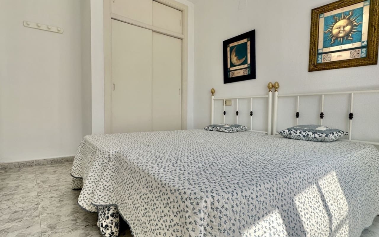 2 bedroom Apartment for sale in Playa Flamenca with pool - € 139,000 (Ref: 9927862)