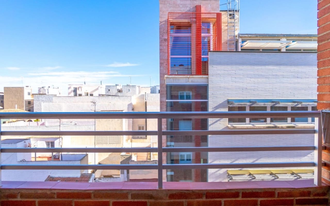 2 makuuhuone Kattohuoneisto myytävänä paikassa Torrevieja - 349 000 € (Ref: 9927866)