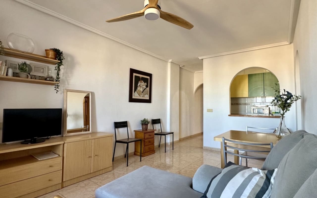 2 soverom Leilighet til salgs i Torrevieja med svømmebasseng - € 148 500 (Ref: 9927867)