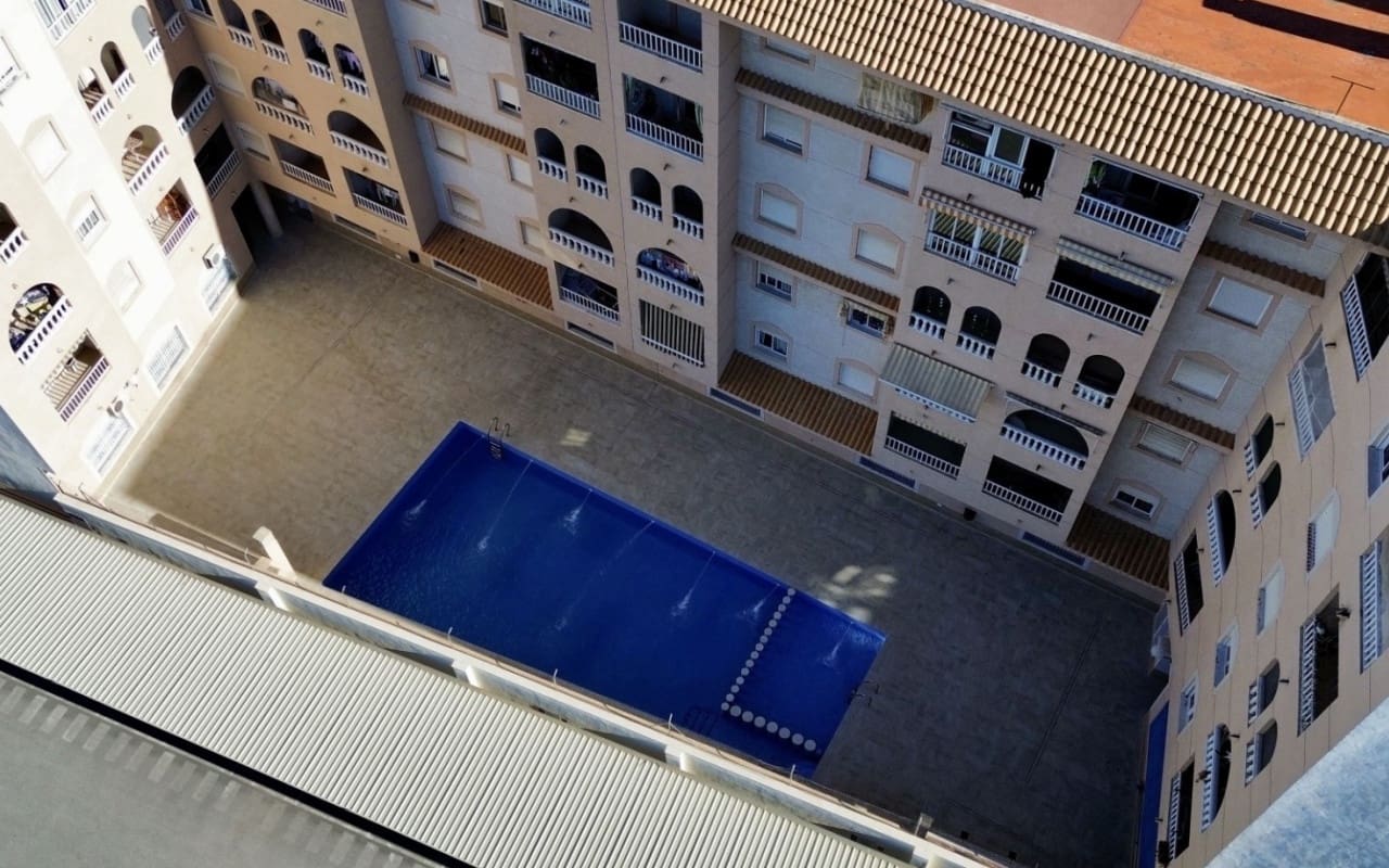 2 soverom Leilighet til salgs i Torrevieja med svømmebasseng - € 148 500 (Ref: 9927867)