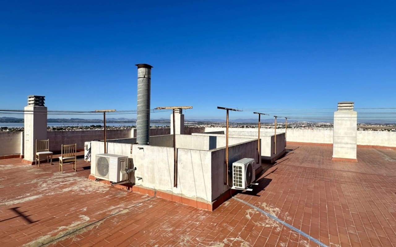 2 soverom Leilighet til salgs i Torrevieja med svømmebasseng - € 148 500 (Ref: 9927867)
