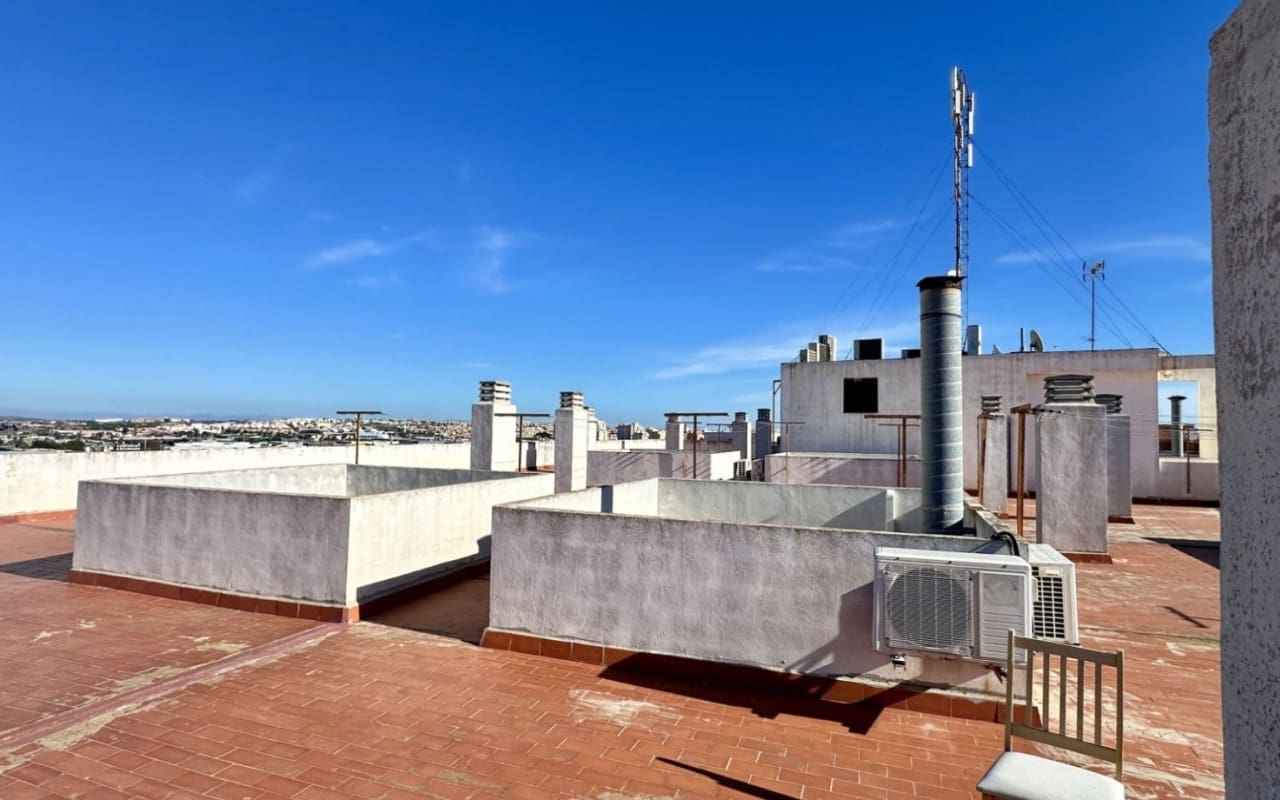 2 soverom Leilighet til salgs i Torrevieja med svømmebasseng - € 148 500 (Ref: 9927867)