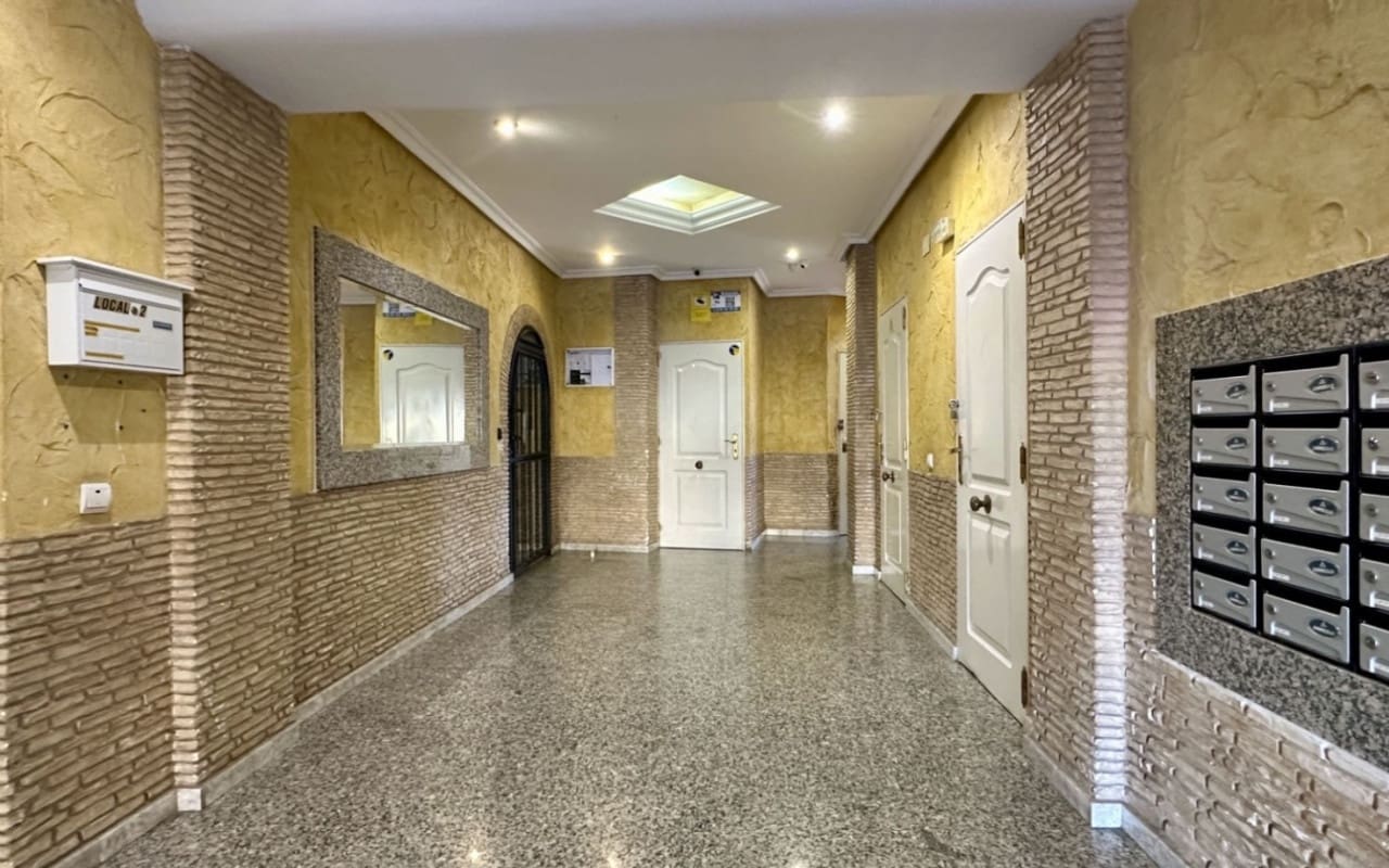 2 soverom Leilighet til salgs i Torrevieja med svømmebasseng - € 148 500 (Ref: 9927867)