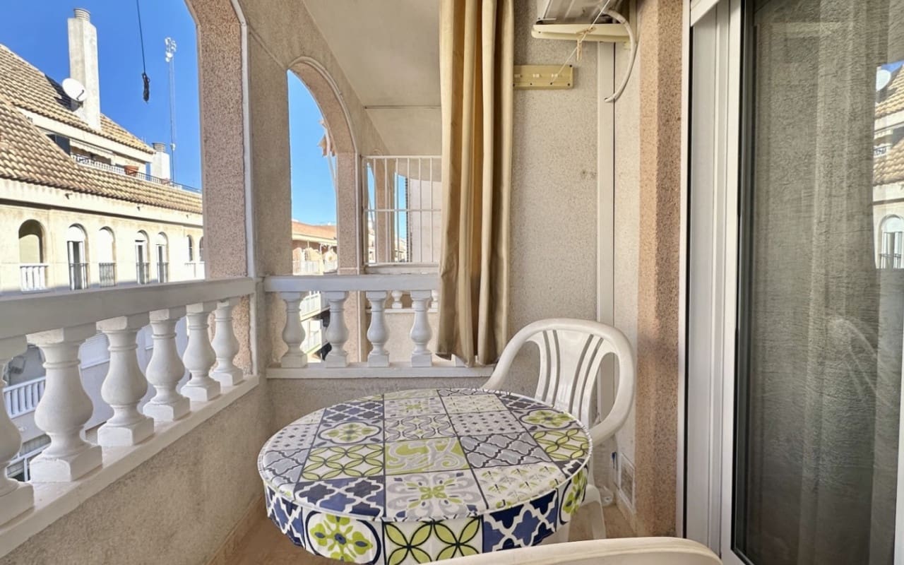 2 sovrum Lägenhet till salu i Torrevieja - 159 000 € (Ref: 9927868)