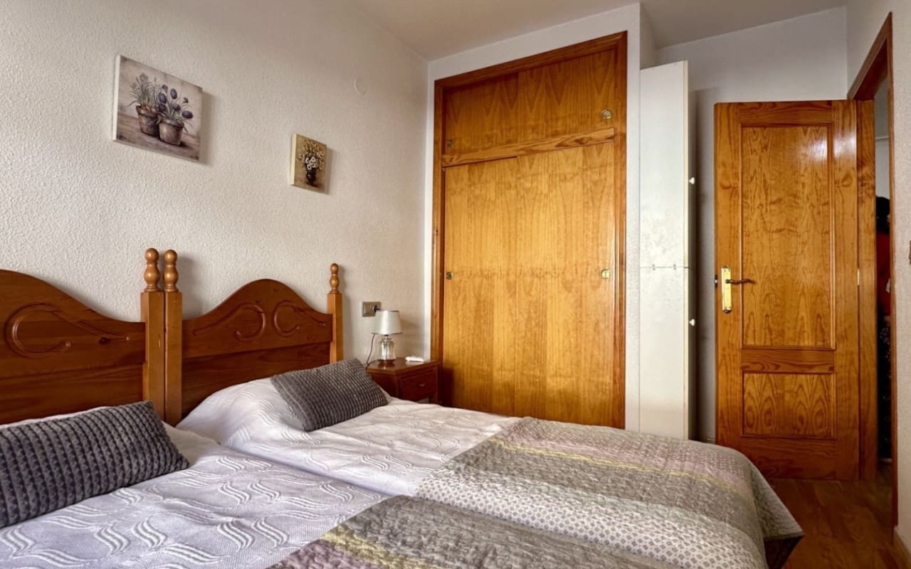 2 sovrum Lägenhet till salu i Torrevieja - 159 000 € (Ref: 9927868)