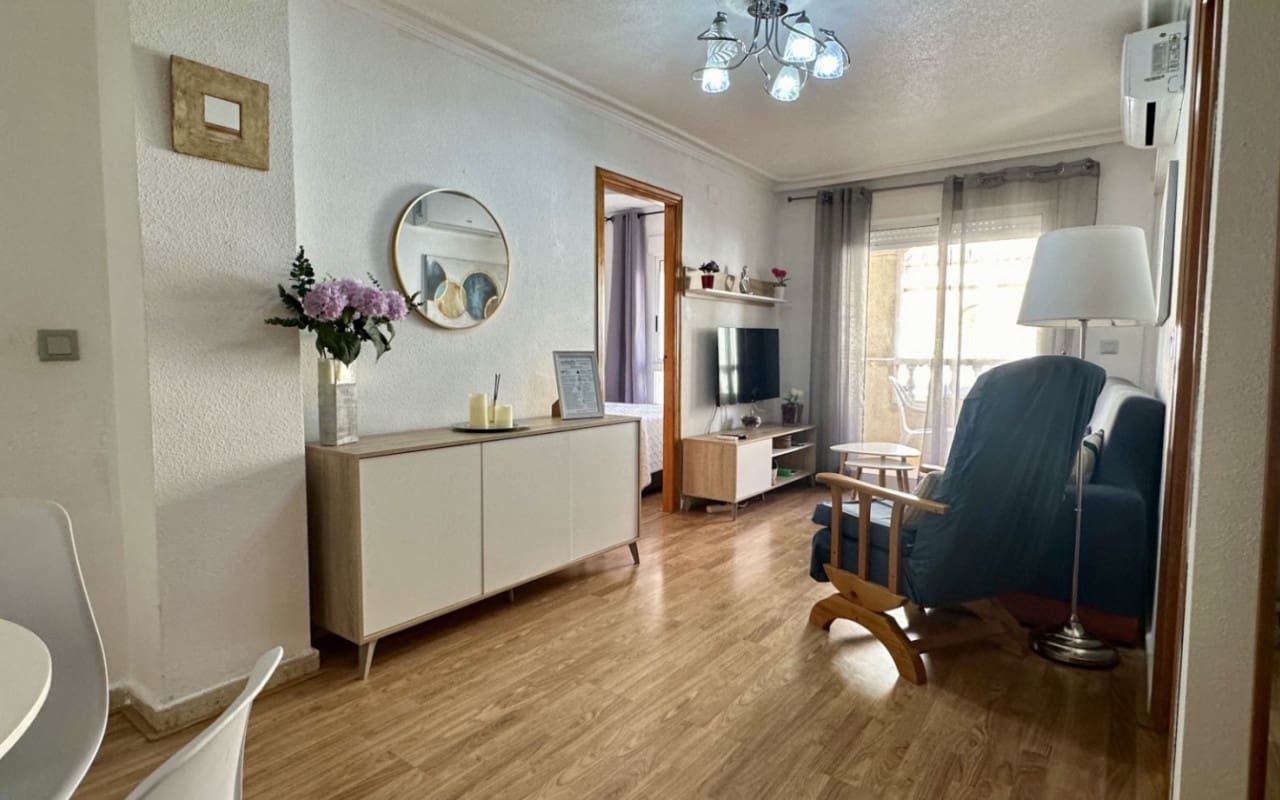 2 sovrum Lägenhet till salu i Torrevieja - 159 000 € (Ref: 9927868)