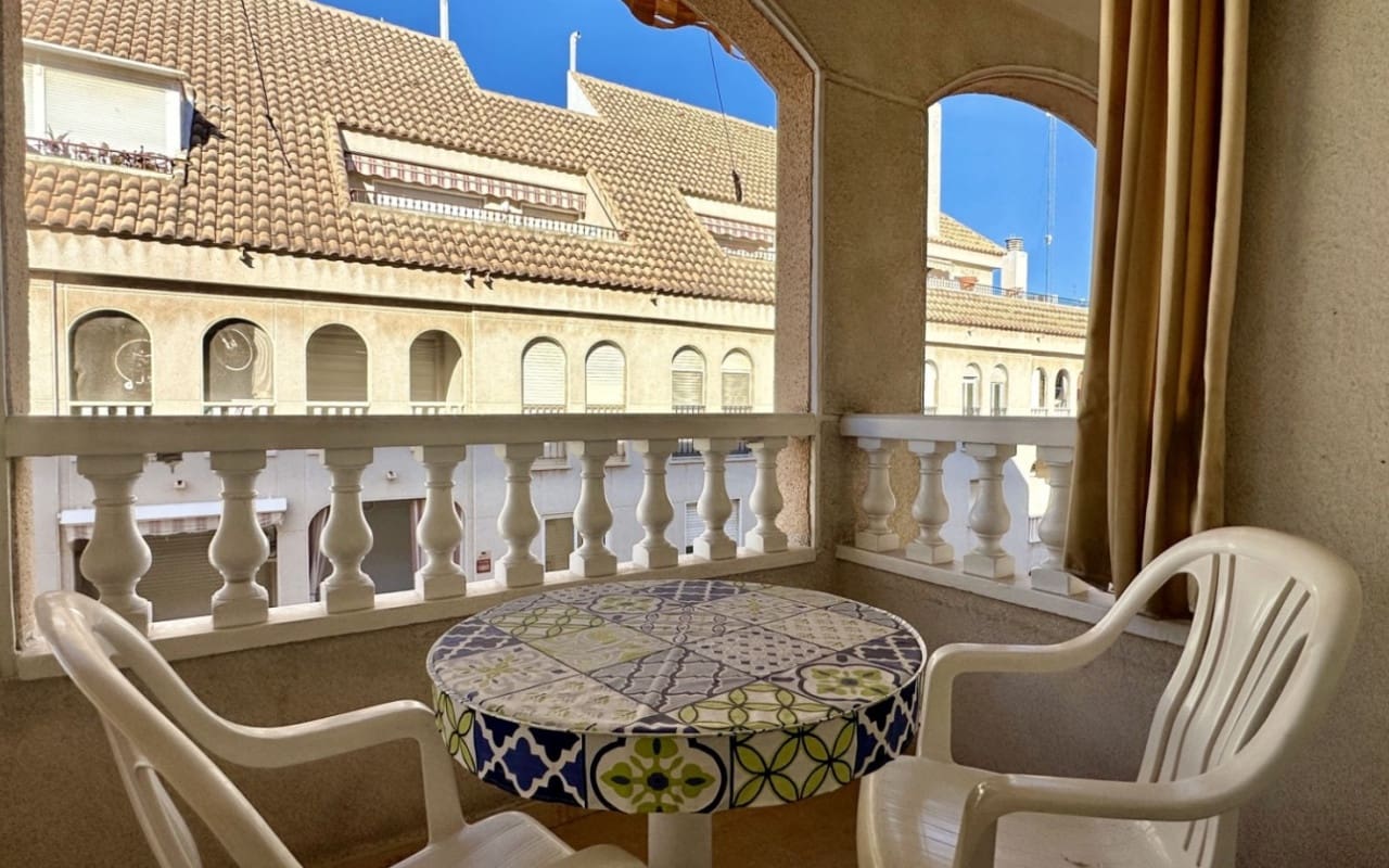 2 sovrum Lägenhet till salu i Torrevieja - 159 000 € (Ref: 9927868)