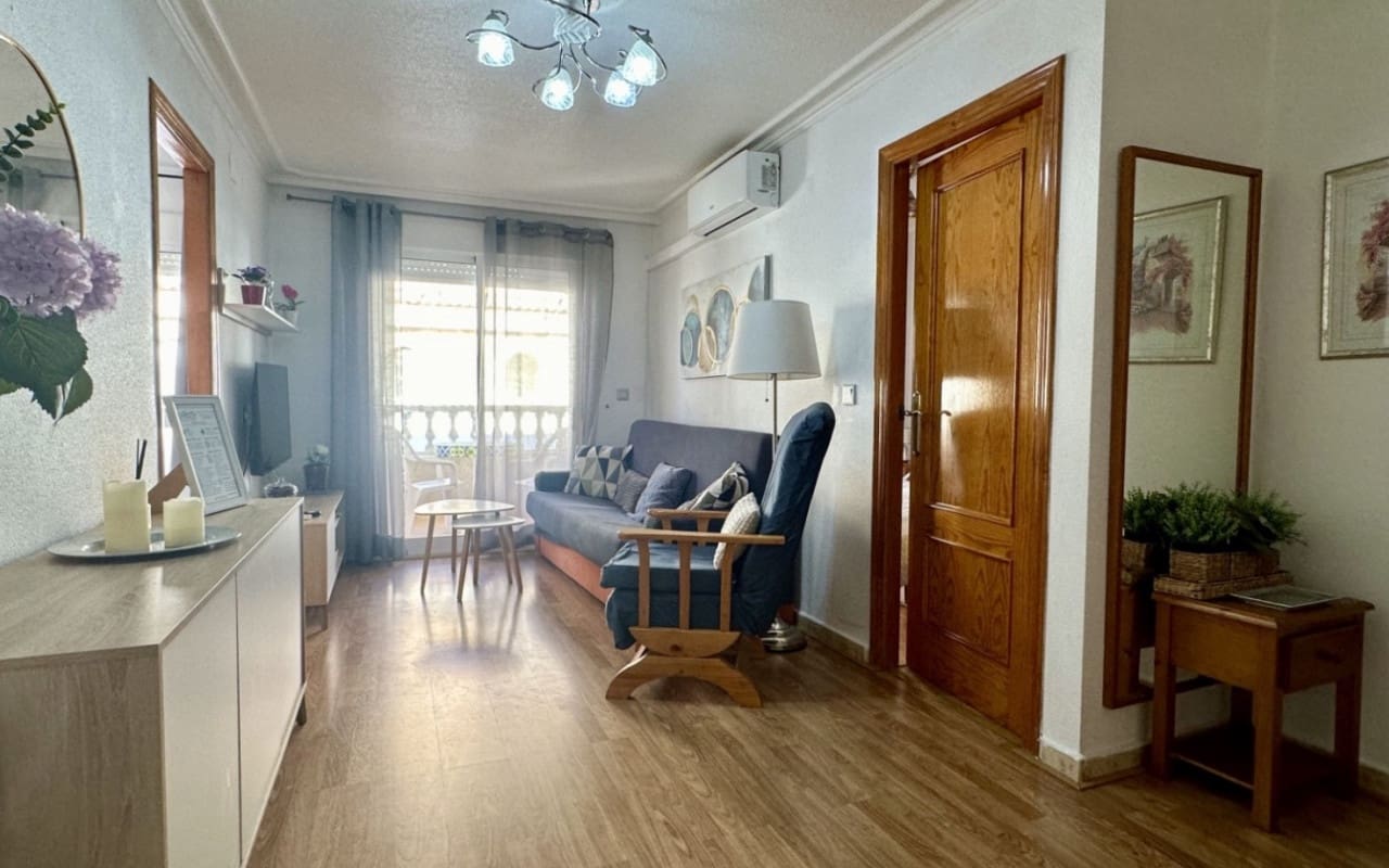 2 sovrum Lägenhet till salu i Torrevieja - 159 000 € (Ref: 9927868)