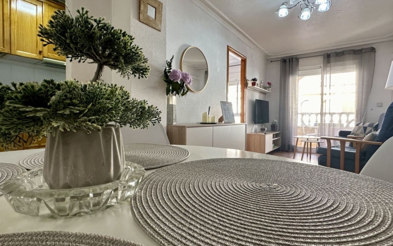 2 sovrum Lägenhet till salu i Torrevieja - 159 000 € (Ref: 9927868)