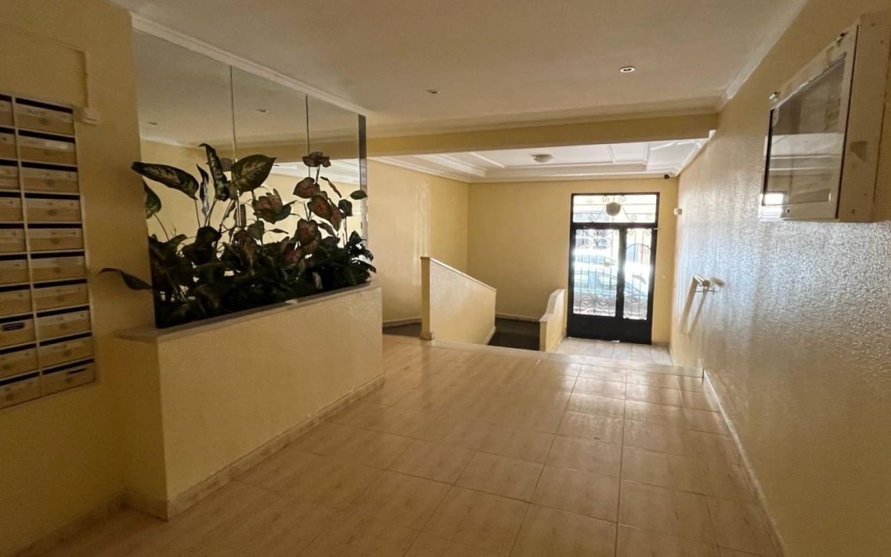 2 sovrum Lägenhet till salu i Torrevieja - 159 000 € (Ref: 9927868)