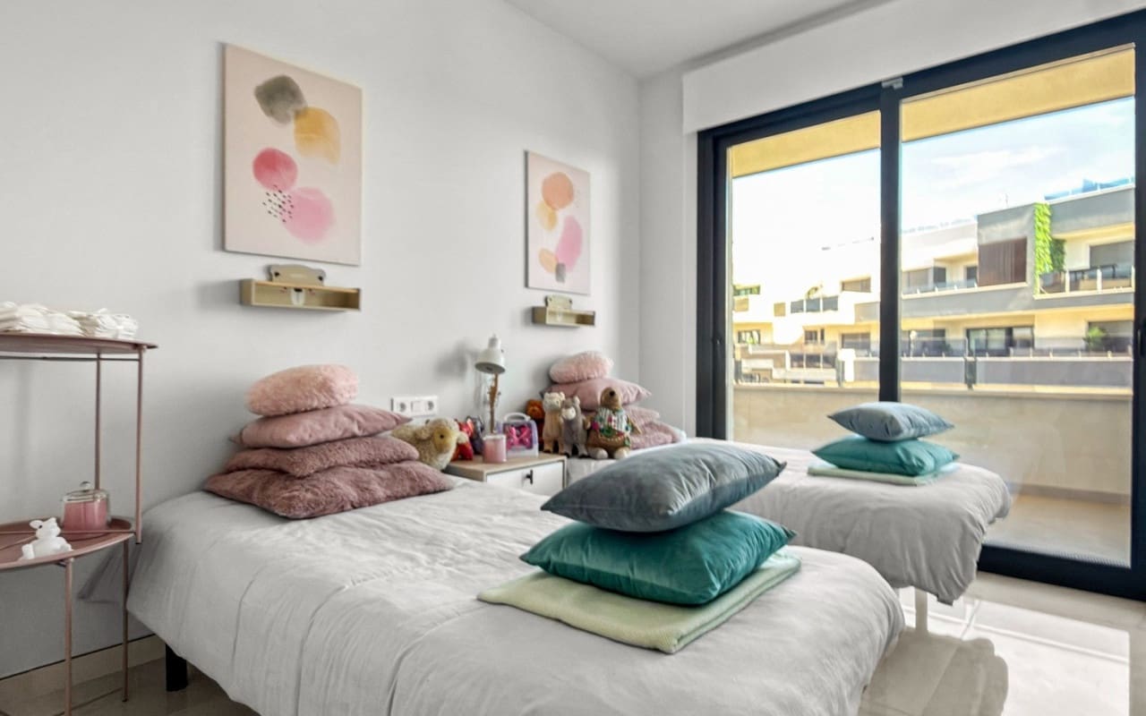 3 bedroom Beach Apartment for sale in Playa Flamenca with pool - € 450,000 (Ref: 9927871)