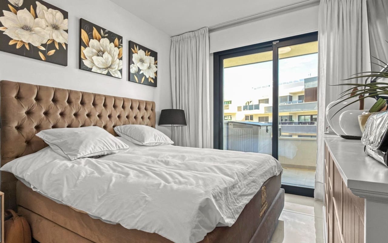 3 bedroom Beach Apartment for sale in Playa Flamenca with pool - € 450,000 (Ref: 9927871)
