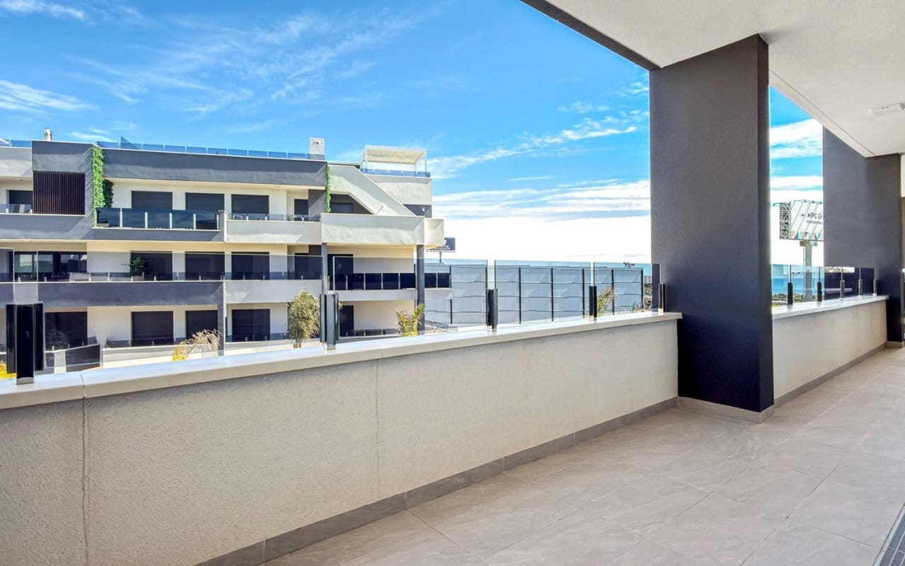 3 bedroom Beach Apartment for sale in Playa Flamenca with pool - € 450,000 (Ref: 9927871)