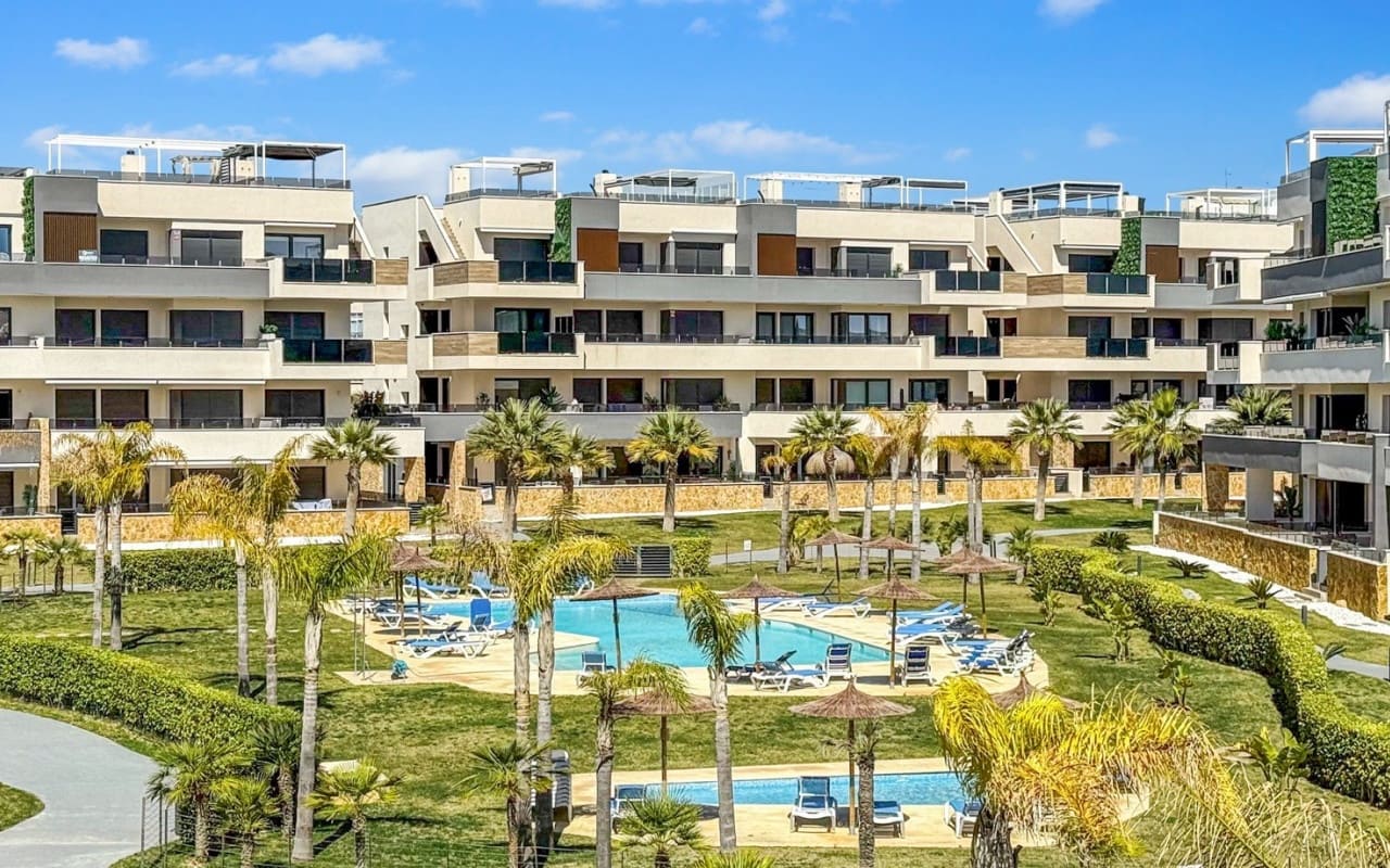 3 bedroom Beach Apartment for sale in Playa Flamenca with pool - € 450,000 (Ref: 9927871)
