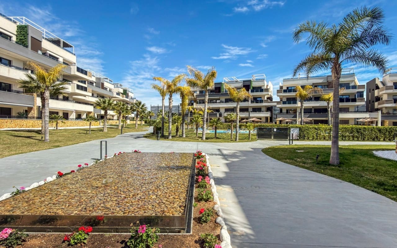 3 bedroom Beach Apartment for sale in Playa Flamenca with pool - € 450,000 (Ref: 9927871)