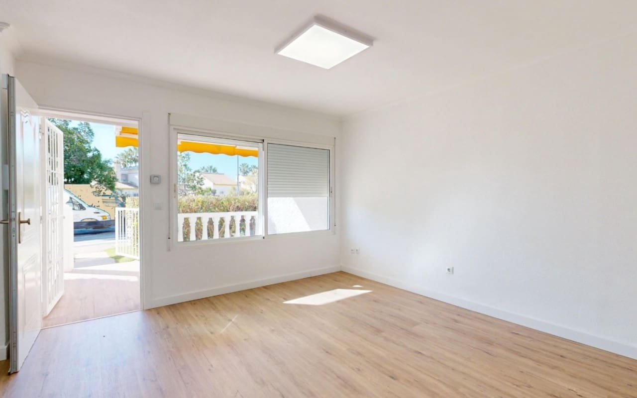 2 makuuhuone Huoneisto myytävänä paikassa Villamartin - 199 000 € (Ref: 9927873)