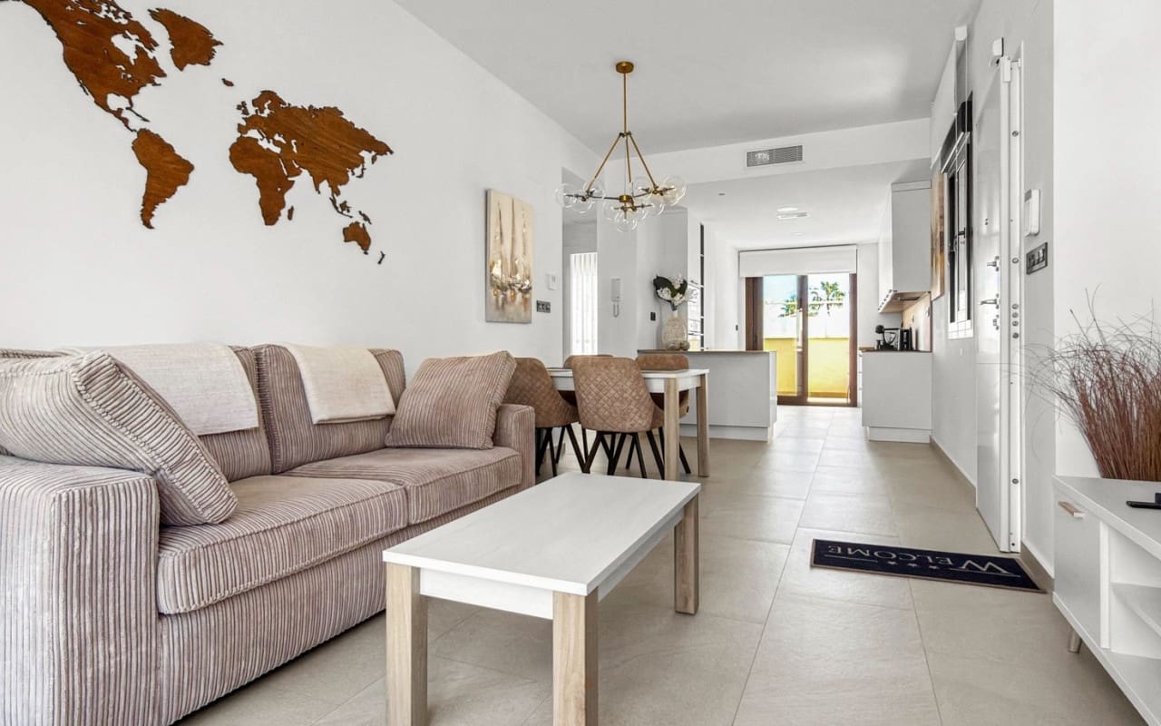2 soveværelse Lejlighed til salg i Torrevieja med swimmingpool - € 299.000 (Ref: 9927874)