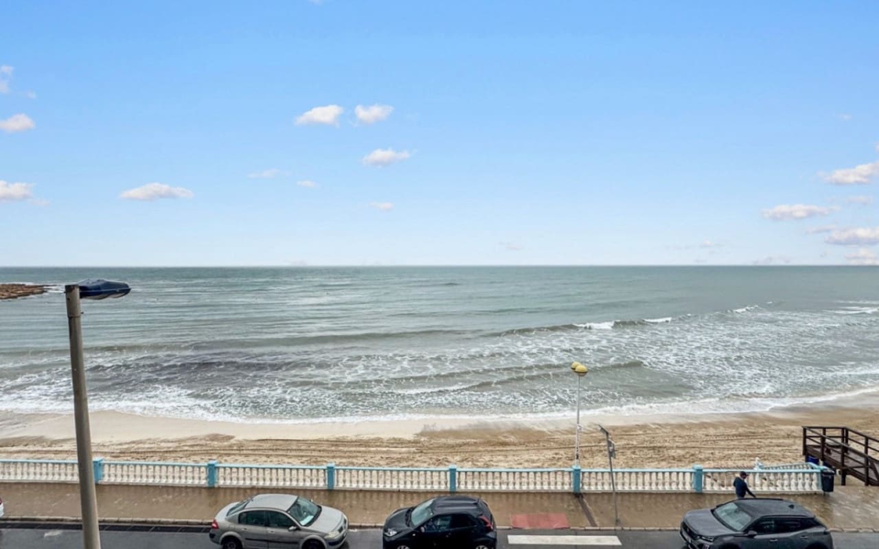 3 soveværelse Strandlejlighed til salg i Torrevieja - € 375.000 (Ref: 9927875)